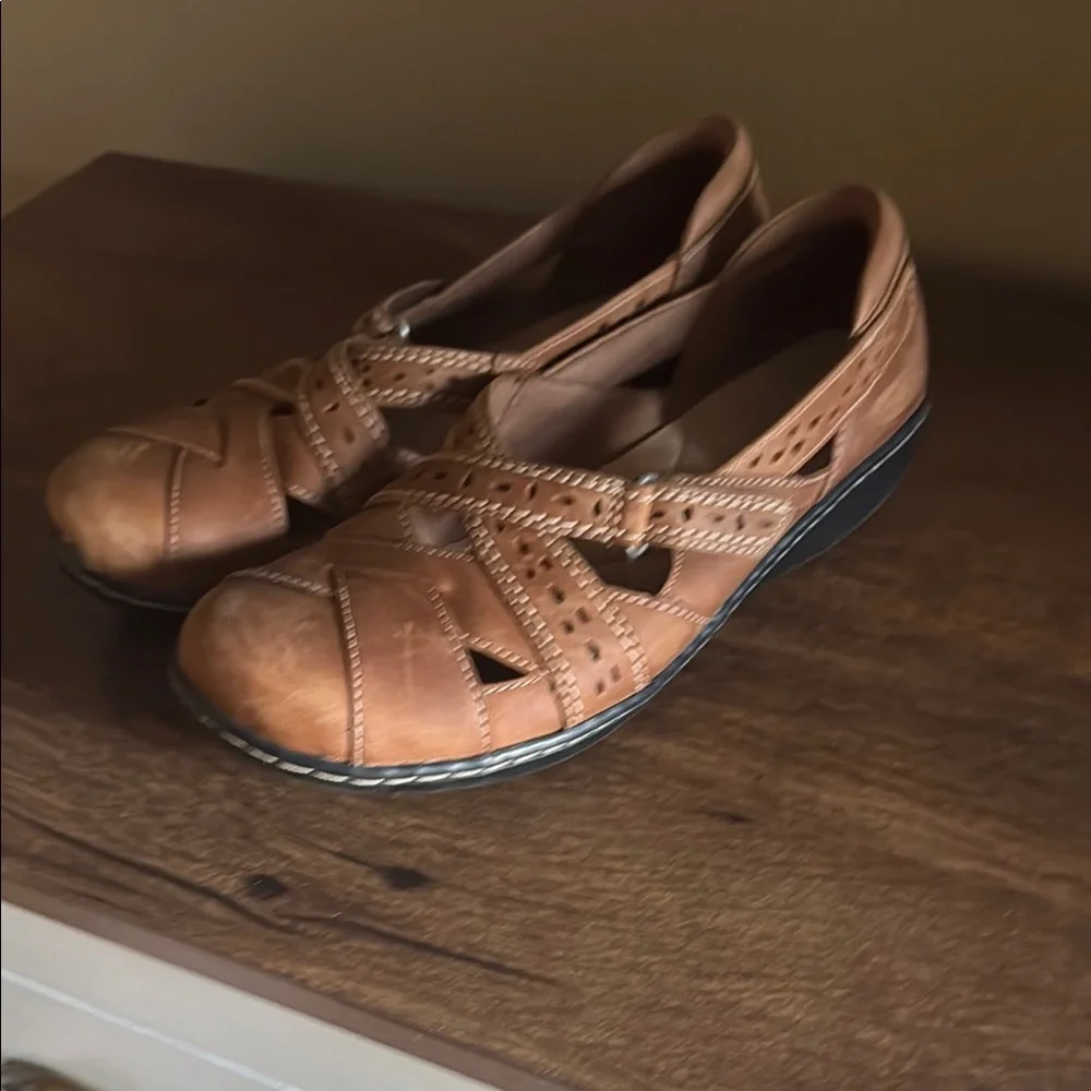 Women’s Clark’s - Picture 4 of 8